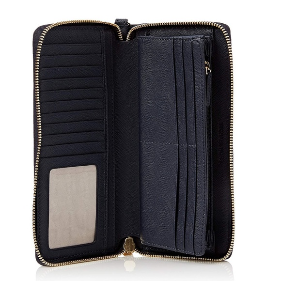 Michael Kors Jet Set Travel Continental Wallet